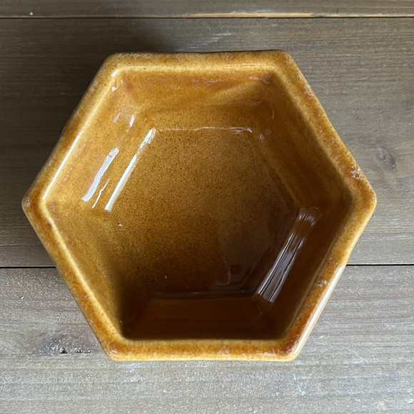 VTG Haegar Small Planter - Picture 3 of 9